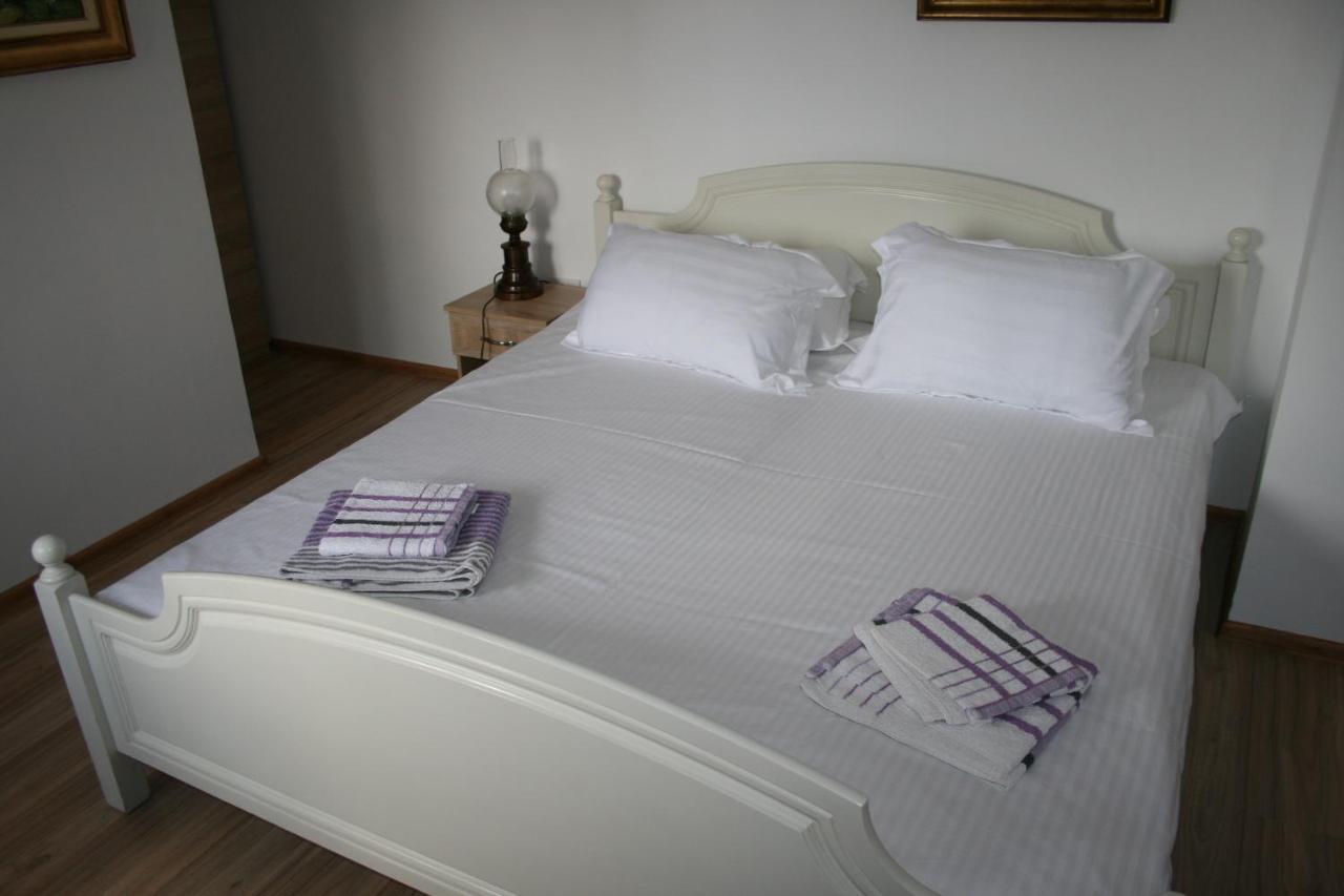 Colev Rooms Focşani Extérieur photo